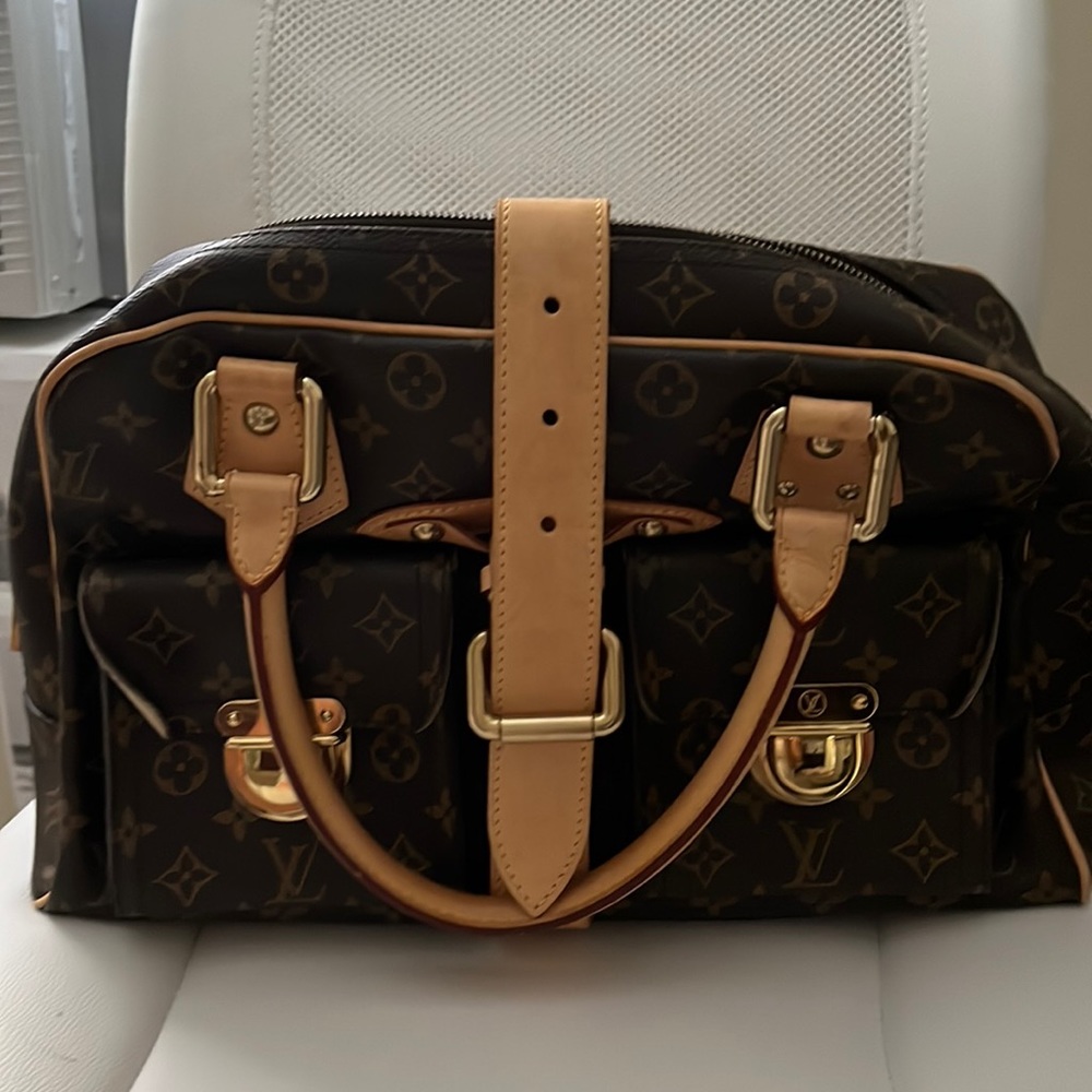💎Authentic 💎 Louis Vuitton Manhattan GM Tote💎